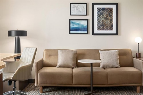King Studio Suite Near Willowbrook WWTP HOU 3 Luxury Bookings