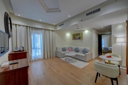 Suite Room With City View Near Rayyan Mandi Rigga 4 Luxury Bookings