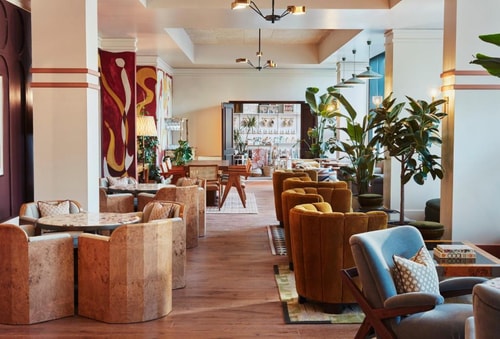 Queen Room Near Bush Theatre LON 12 Luxury Bookings