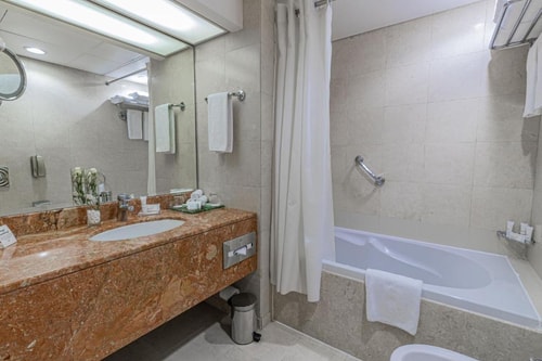 Executive Suite Near Capital Park 5 Luxury Bookings
