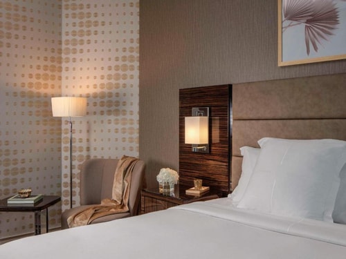Standard Room With Balcony Near Mayfair Tower 3 Luxury Bookings