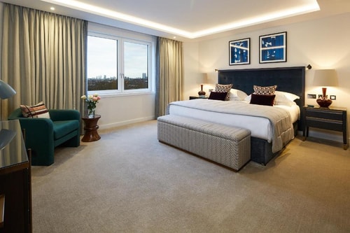 Superior 3 Bedroom Apartment Near Gloucester LON 2 Luxury Bookings