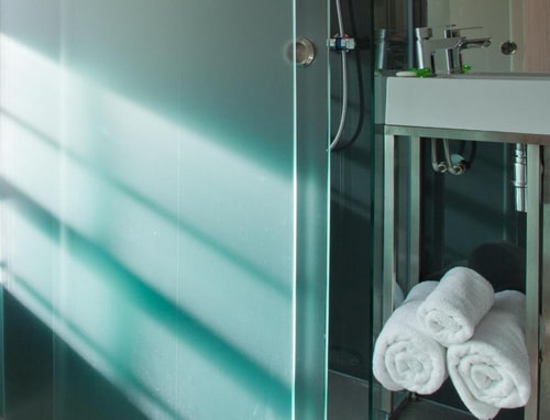 Queen Room Near The Phoenix Garden LON 4 Luxury Bookings