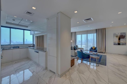 Three Bedroom Apartment Near Al Maya Supermarket 20 Luxury Bookings