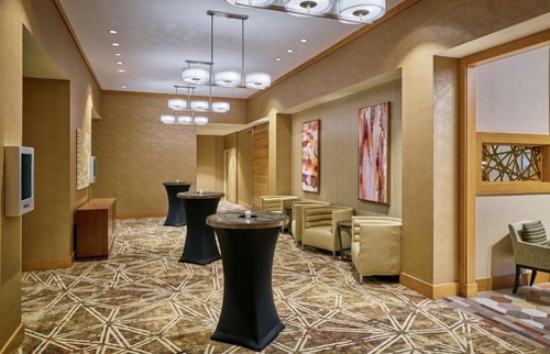 King Room Near American Medical Response HOU 8 Luxury Bookings
