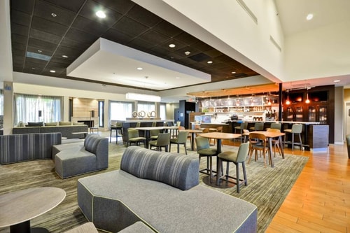 King Room Near Denny's Restaurant DAL 7 Luxury Bookings
