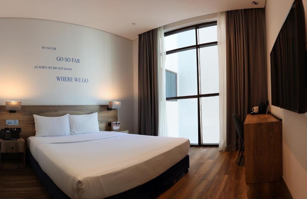 Standard King Or Twin Room Near Jameel Arts Centre Luxury Bookings