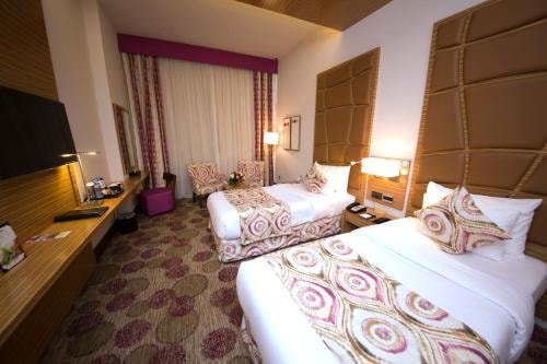 Standard King Or Twin Room Near Baniyas Square 3 Luxury Bookings