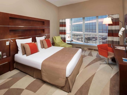 3 Bedroom Apartment Walk from Mashreq Metro Barsha 2 Luxury Bookings