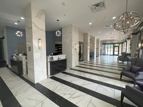 Standard King Room Near Ferris Plaza DAL 15 Luxury Bookings