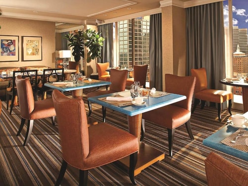 King Room Near Dallas Museum of Art DAL 8 Luxury Bookings