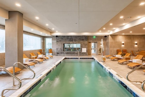 King Room Near Chipotle Mexican Grill DAL 14 Luxury Bookings