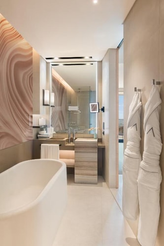 Deluxe Marina City View Room Near The Qix Club 5 Luxury Bookings
