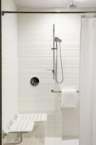 King Room Near One Galleria Tower I DAL 2 Luxury Bookings
