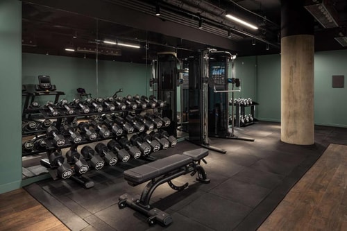 Deluxe King Room Near Victory Park LON 16 Luxury Bookings