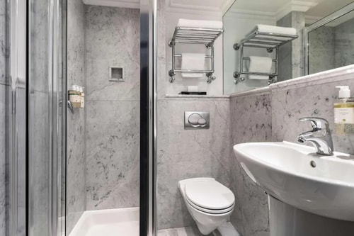 Standard Double Room Near Russell Square LON 4 Luxury Bookings