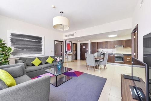 Deluxe Two Bedroom Apartment Near Park Place Tower 9 Luxury Bookings
