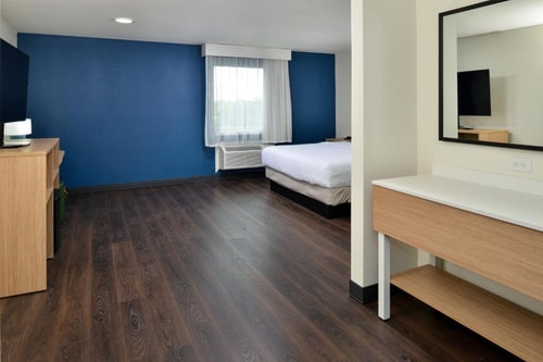 King Room Near Mathur Law Offices PC DAL 6 Luxury Bookings