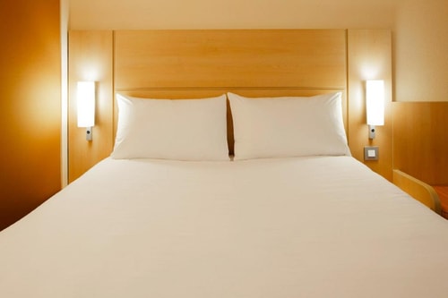 Standard Double Room Near Anchor Serica Court LON Luxury Bookings