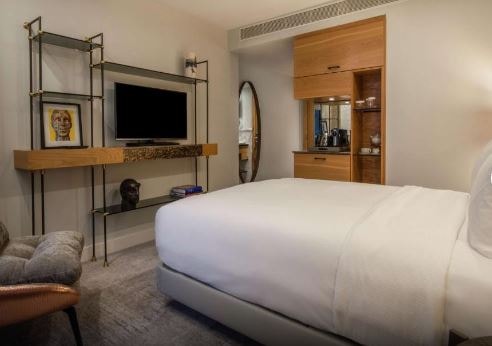 Queen Room Near Indescon Square LON Luxury Bookings