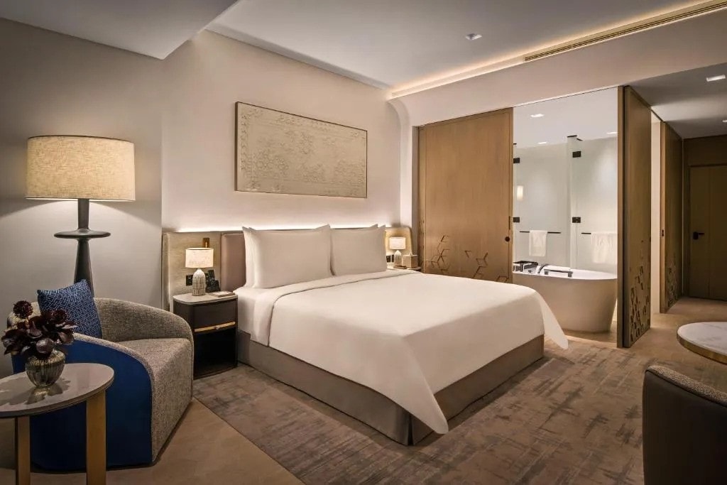 Deluxe Room King Near Creek Gate Tower 1 Dubai Luxury Bookings