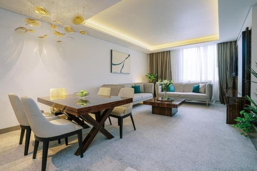 2 Bedroom Suite Pet Allowed Near Viva Supermarket 7 Luxury Bookings