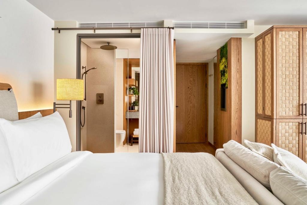 King Room Near The Green Park LON Luxury Bookings