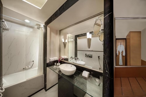 Family Two Bedroom Near Regency 2 Building 3 Luxury Bookings