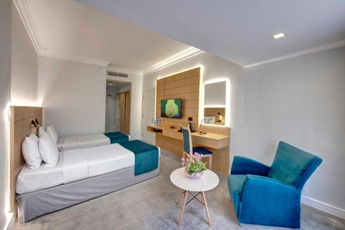 Deluxe Room Near Ghurair City 1 Bus Station 3 Luxury Bookings