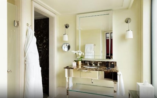 Deluxe King Room Near Holborn Station LON 4 Luxury Bookings