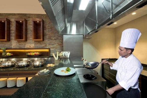 One Bedroom Suite Near Al Bakhit Center 12 Luxury Bookings