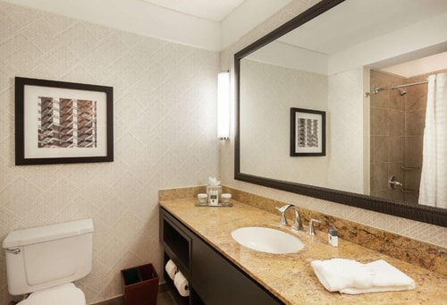 King Room Near To Uptown Collection HOU 2 Luxury Bookings