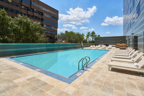 King Room Near Tom Wussow Park Houston HOU 12 Luxury Bookings