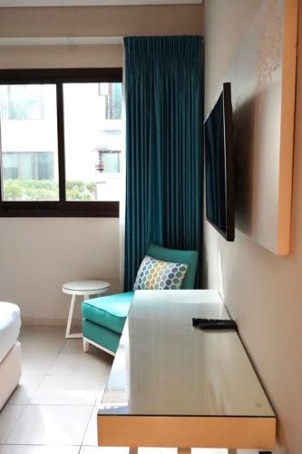 Standard Room Near Al Seef Village Mall Abu Dhbai 2 Luxury Bookings