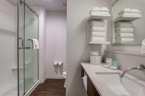 King Room Near Central Dentist DAL 1 Luxury Bookings