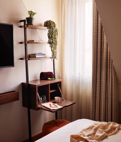 Snug Room Near Amarich Productions LON 3 Luxury Bookings