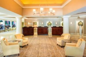 King Guest Room Near Everglades University ORL 10 Luxury Bookings