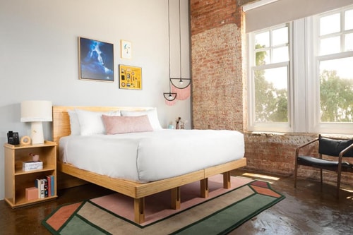 Standard Room Near Johnny's Chicken & Waffles DAL 1 Luxury Bookings