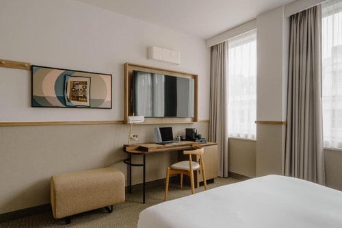 Standard Queen Room Near St Pauls Cathedral LON 2 Luxury Bookings
