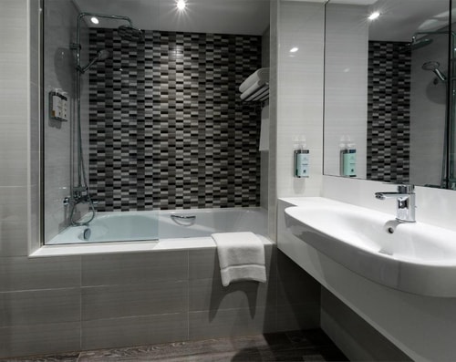 Double Room Near Tennis Court 2 Luxury Bookings