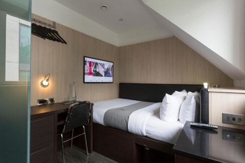 Queen Room Near Eaton Square Garden LON Luxury Bookings