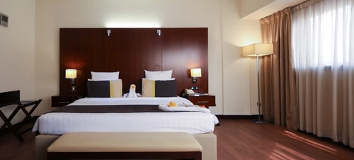 Superior Suite Near By Deira Clocktower 2 Luxury Bookings