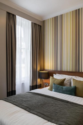 Economy Double Room Near Italian Gardens LON 3 Luxury Bookings