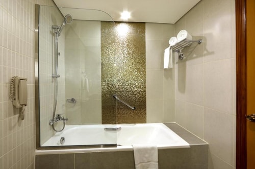 Superior King Room Near Al Khabaisi Park Dubai 3 Luxury Bookings
