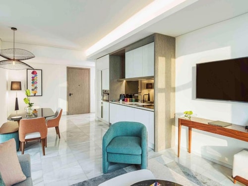 1 Bedroom Suite With Balcony in Palm Jumeirah 4 Luxury Bookings