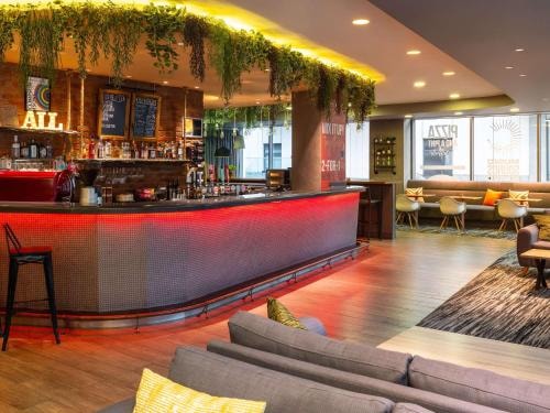 King or Twin Room Near Tesco Bank LON 7 Luxury Bookings