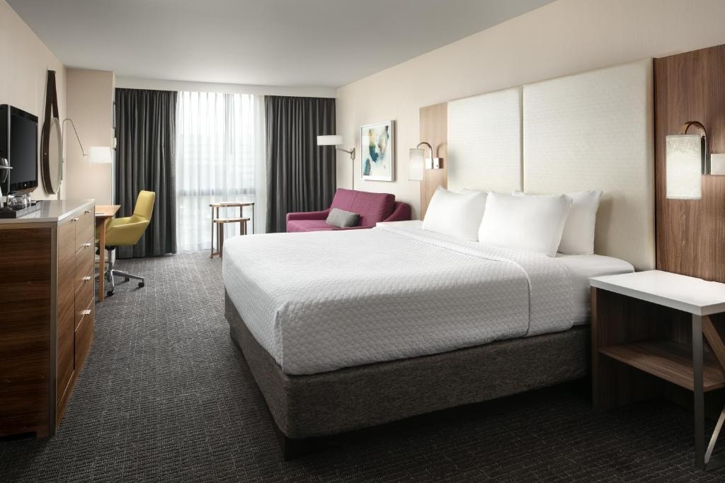 Standard Room Near Sleepy Hollow Park DAL Luxury Bookings