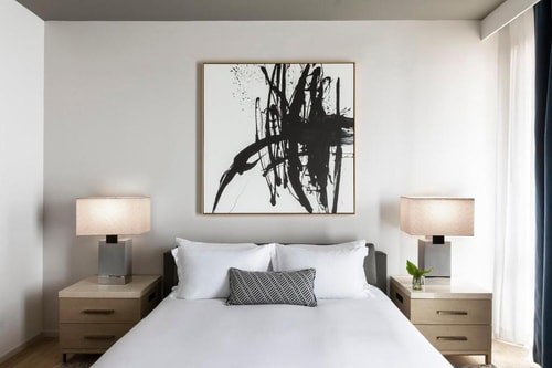 King Room Near Paparazzi Chophouse DAL 3 Luxury Bookings