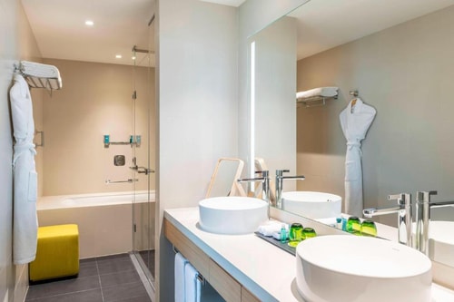 Two Bedroom Family Suite Near Deira Golf Course 9 Luxury Bookings