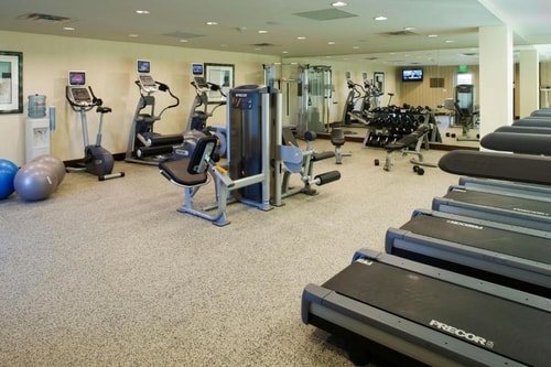 King Room Near George Bush Park HOU 13 Luxury Bookings